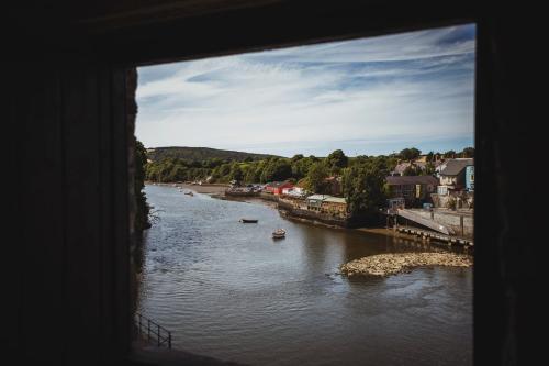 Albion Aberteifi