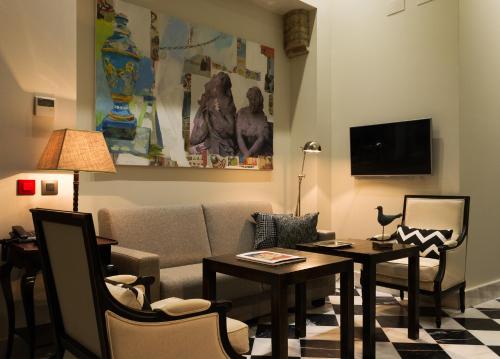 Deluxe One-Bedroom Apartment - Ground Floor image 10