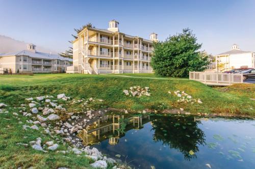 Holiday Inn Club Vacations Oak n Spruce Resort in the Berkshires an IHG Hotel in South Lee, USA
