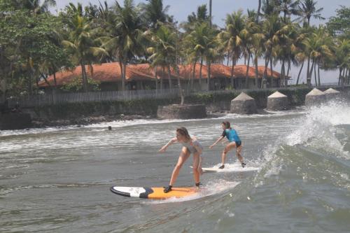 Surfers Villa and Resorts Medewi