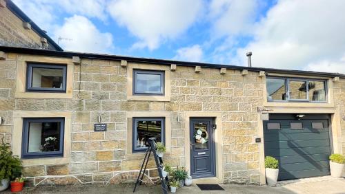 SaltPot Cottage, Cowling- A Unique Yorkshire Home Stay