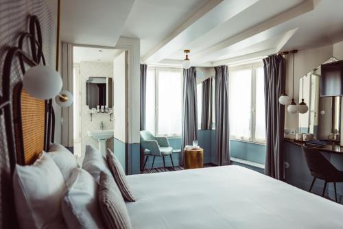 2 twin beds