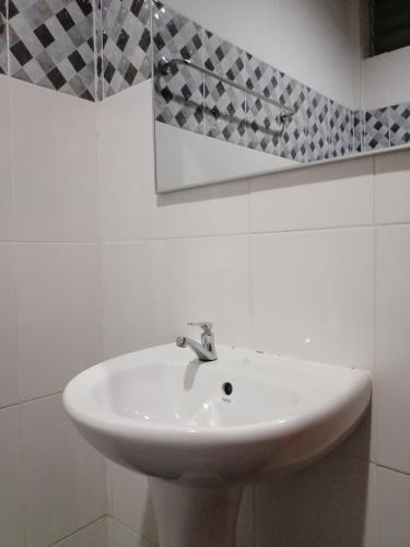 Bathroom, TERINAI TASOH LAKE VIEW RESORT in Beseri