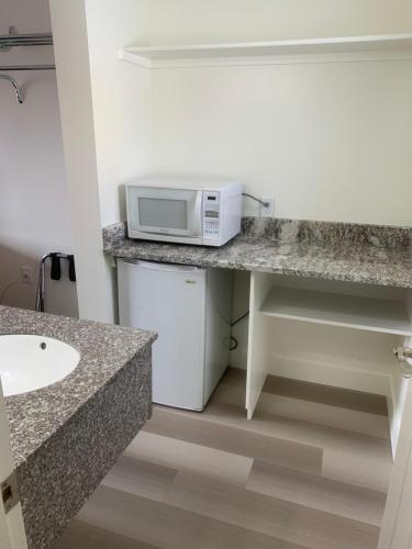 Days Inn by Wyndham Lake Point - image 6