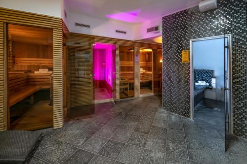 Gunaras Resort Spa Hotel in Dombovar