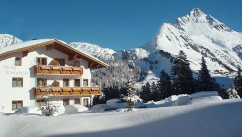 Haus Kristall Ferienwohnungen - Apartment - Warth am Arlberg