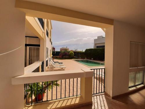 ระเบียง/ชานเรือน, MJALVOR - APº em condomínio com piscina (MJALVOR - APº em condominio com piscina) in อัลโต โด โปโก