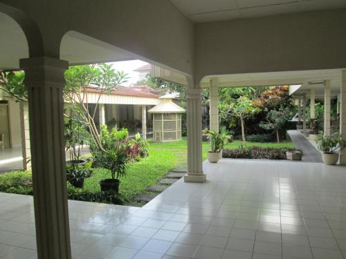 日惹羅瑟拉格蘭德酒店 Hotel Grand Rosela Yogyakarta