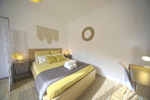 L'Eldorado - By BEST KEYS - Idéal Pros, Couple & Famille - 1 Chambre et 1 Canapé-Lit Convertible - Cosy & Confort - Centre Ville - Netflix & WiFi Fibre - Machine à Café Nespresso - Check-in Autonome - Parking Facile & Gratuit, Sens (foto 9)