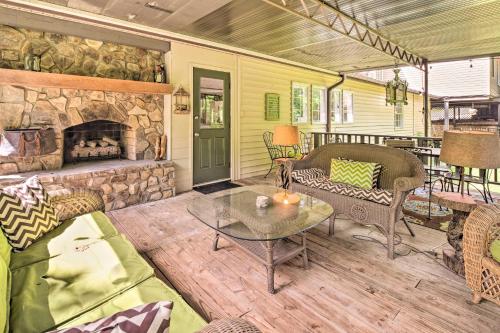 Pet-Friendly Lake Lure Retreat with Deck and Gas Grill