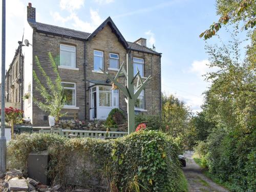 Slant End Cottage - Golcar