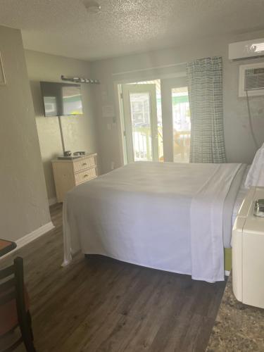 Hideaway Village - image 7