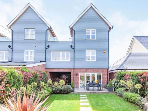 Violet Place in Springfield