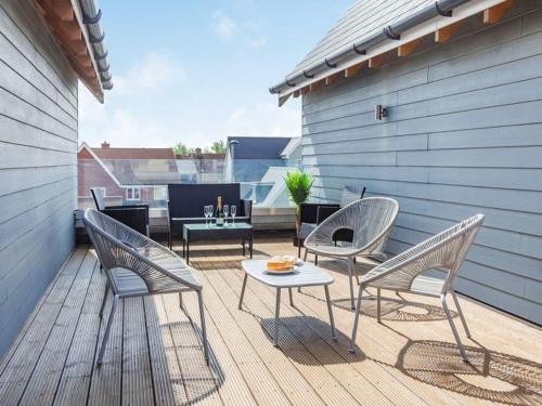 Erkély/terasz, Violet Place in Springfield