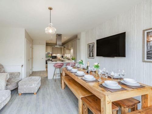 Létesítmények, Violet Place in Springfield