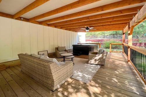 Broken Bow Home 2 Mi to Beavers Bend State Park Broken Bow Home 2 Mi to Beavers Bend State Park