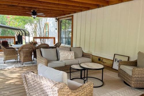 Broken Bow Home 2 Mi to Beavers Bend State Park Broken Bow Home 2 Mi to Beavers Bend State Park