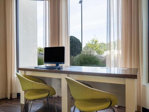 Holiday Inn Greensboro Coliseum an IHG Hotel - image 2