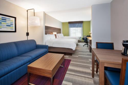 Holiday Inn Express Hotel & Suites Warrenton By IHG in Warrenton