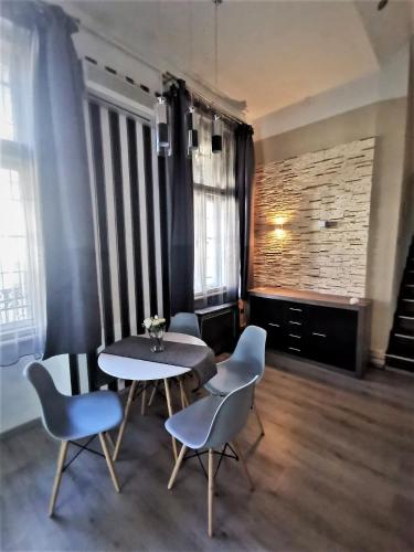 Blaha Deluxe Apartment - image 3