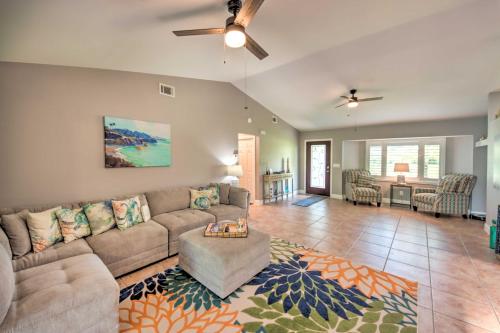 Sun-Soaked Cape Coral Oasis - 7 Mi to Beach! - image 12