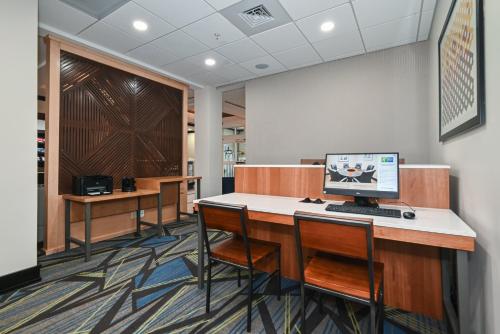 Holiday Inn Express Charlotte Southeast - Matthews, an IHG Hotel