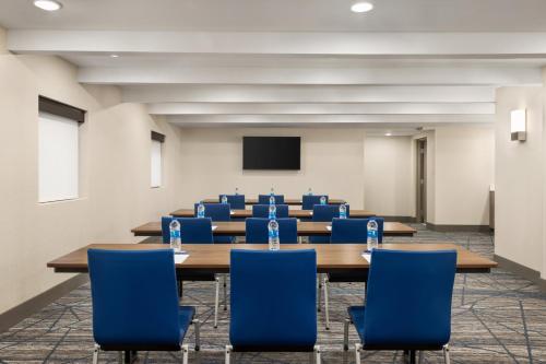 Holiday Inn Express & Suites Evansville Downtown By IHG - 회의실/연회장