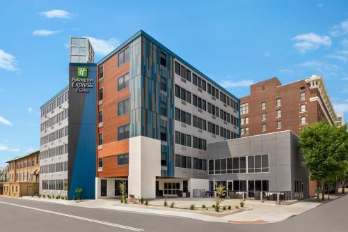 Holiday Inn Express & Suites Evansville Downtown, an IHG Hotel