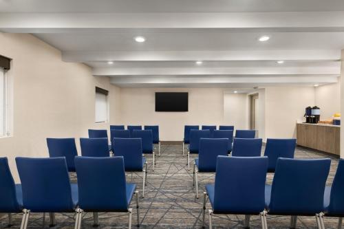 Holiday Inn Express & Suites Evansville Downtown By IHG - 연회장
