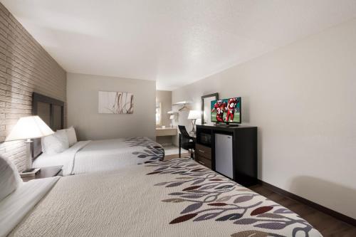 Red Roof Inn Lenoir - image 8