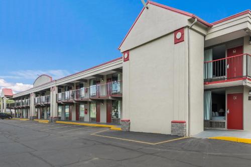 Red Roof Inn Lenoir