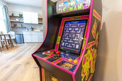 2 King Beds - Free Parking - BBQ - Arcade - Patio in Pittsburgh, USA