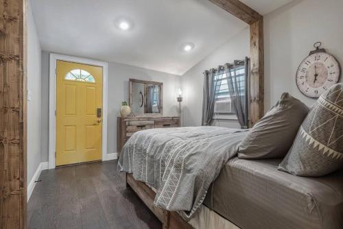 Franks Farmhouse Shotgun style apt in Ybor City in Tampa, USA