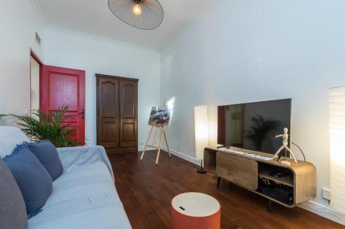 LE 323 PROM - BEACHFRONT - PARKING - NEAR TRAM &SUPERMARKET - AC - washing machine, Nice (fotografie 2)