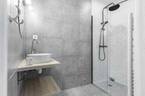 LE 323 PROM - BEACHFRONT - PARKING - NEAR TRAM &SUPERMARKET - AC - washing machine, Nice (fotografie 7)