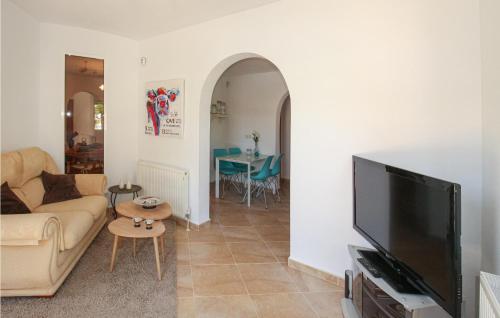  Awesome Home In San Miguel De Salinas With 6 Bedrooms, Wifi And Outdoor Swimming Pool in San Miguel de Salinas