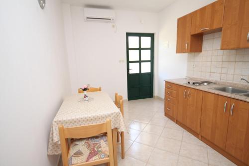 Apartment Pag 6291c - image 11