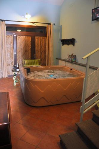 Suite with Hot Tub