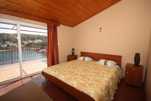 Apartments by the sea Basina, Hvar - 8749