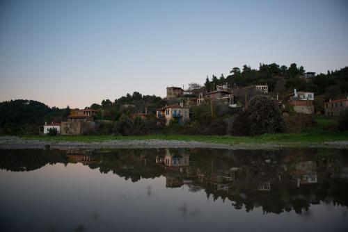 Chorostasi Guest House - image 11