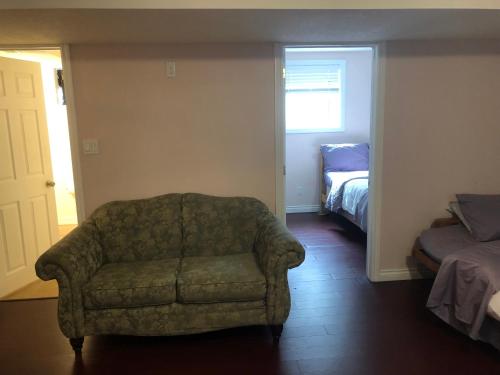 Deluxe Queen Suite
