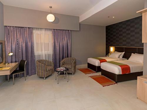 room detail thumbnail 2