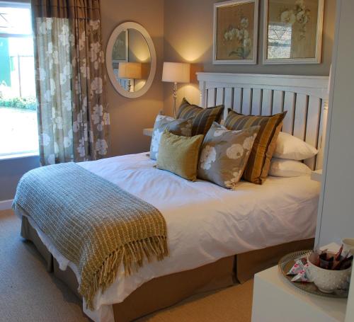 Sneezewood Farm Bed&Breakfast and Self-Catering Cottage