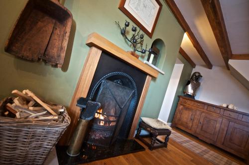 Stunning Yew Tree Cottage