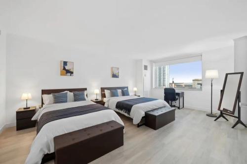 2BR Condo On The Boardwalk with 3 Baths CozySuites in Atlantic City, USA