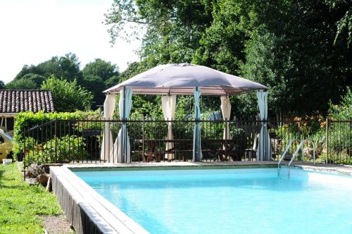 Villa de 4 chambres avec piscine privee jardin clos et wifi a Sousceyrac En Quercy - Accommodation - Lacam-dʼOurcet