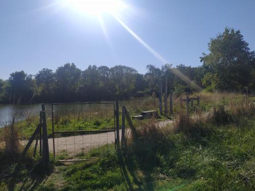 ทัศนียภาพ, Gîte La Pironnière - Piscine, Nature, au bord de la Rivière (Gite La Pironniere - Piscine, Nature, au bord de la Riviere) in มงเทรย-ซูร์-แมน