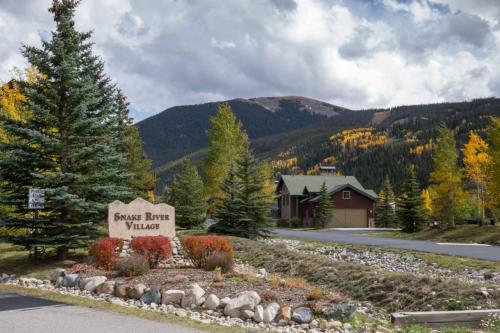 Snake River Village by Summit County Mountain Retreats detail