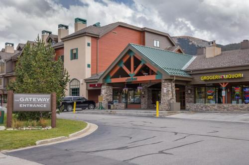 Snake River Village by Summit County Mountain Retreats detail