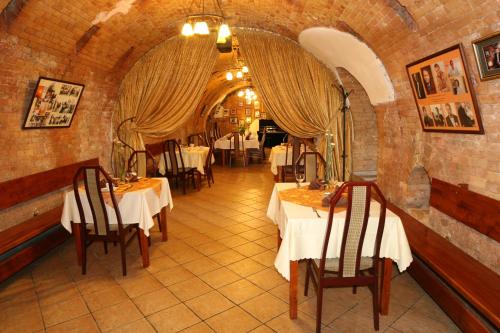 Restoran, Hotel Kosmonauty Wroclaw-Airport in Zerniki